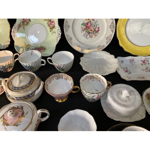 166 - 2 BOXES OF VICTORIAN AND LATER CHINA TO INCLUDE CUPS SAUCERS ETC