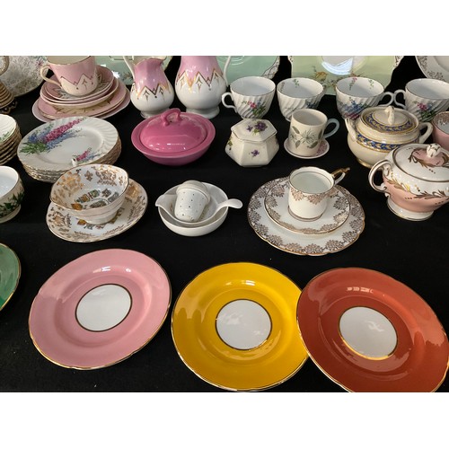 166 - 2 BOXES OF VICTORIAN AND LATER CHINA TO INCLUDE CUPS SAUCERS ETC