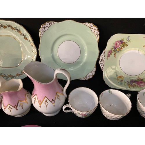 166 - 2 BOXES OF VICTORIAN AND LATER CHINA TO INCLUDE CUPS SAUCERS ETC