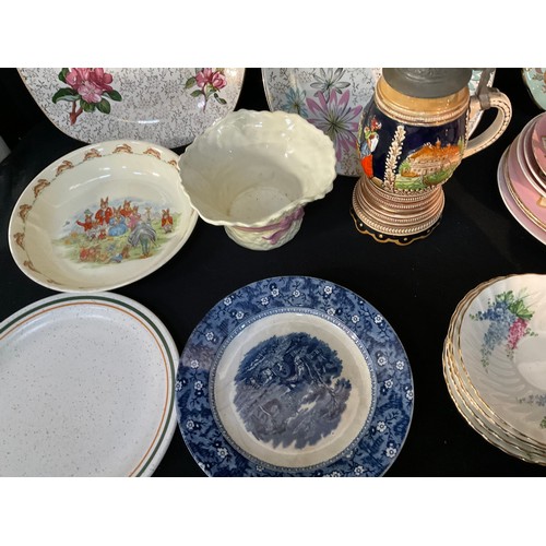 166 - 2 BOXES OF VICTORIAN AND LATER CHINA TO INCLUDE CUPS SAUCERS ETC