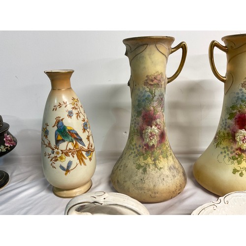 175 - BOX OF VICTORIAN VASES ETC TO INCLUDE A LARGE RIDGEWAY DUALLING SCENE JUG, PAIR OF ROYAL DEVON VASES... 