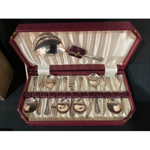 199 - BOX OF BOXED CUTLERY ETC