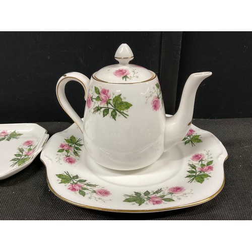 203 - CROWN STAFFORDSHIRE BONE CHINA TEA AND SANDWICH SET 25 PIECES