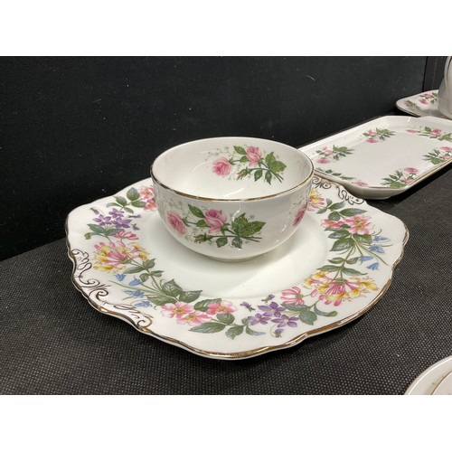 203 - CROWN STAFFORDSHIRE BONE CHINA TEA AND SANDWICH SET 25 PIECES