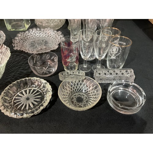 206 - TWO BOXES OF GLASSWARE TO INCLUDE CUT GLASS DECANTER, PYREX GRAVY BOAT, FRUIT BOW, GLASSES ETC