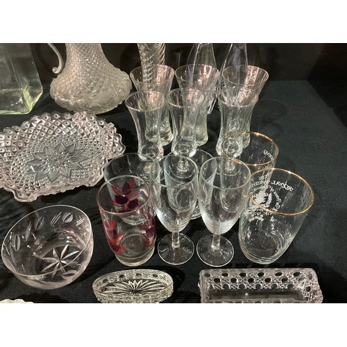 206 - TWO BOXES OF GLASSWARE TO INCLUDE CUT GLASS DECANTER, PYREX GRAVY BOAT, FRUIT BOW, GLASSES ETC