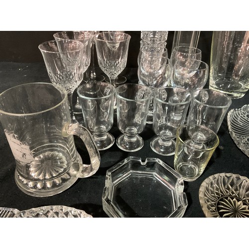 206 - TWO BOXES OF GLASSWARE TO INCLUDE CUT GLASS DECANTER, PYREX GRAVY BOAT, FRUIT BOW, GLASSES ETC