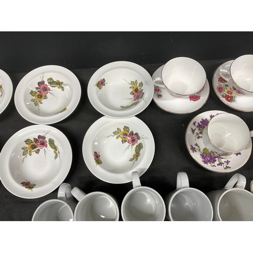 210 - TWO BOXES OF CHINA TO INCLUDE DECORATIVE PHOENIX WARE, VINTAGE BLUE AND WHITE CUPS, SAUCERS AND PLAT... 