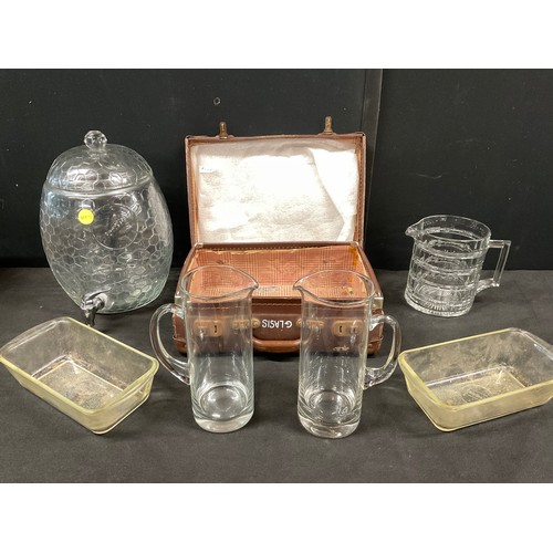 222 - BOX OF GLASSWARE TO INCLUDE VINTAGE GLASBAKE DISHES, WATER JUGS, LARGE BEVERAGE DISPENSER AND A SMAL... 