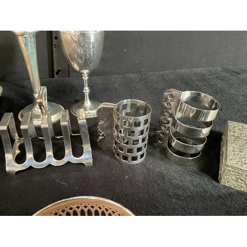 229 - BOX OF SILVER PLATED WARE TO INCLUDE COASTERS, SERVING DISH, GOBLET, VANITY SET ETC