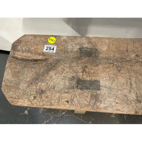 254 - VINTAGE PIG BENCH A/F H18