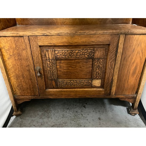 322 - VINTAGE OAK BOOKCASE WITH DOOR TO BASE H43