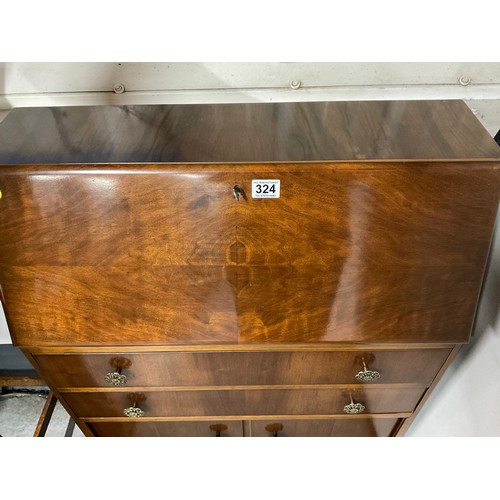 324 - VINTAGE OAK VENEEERED BUREAU H39