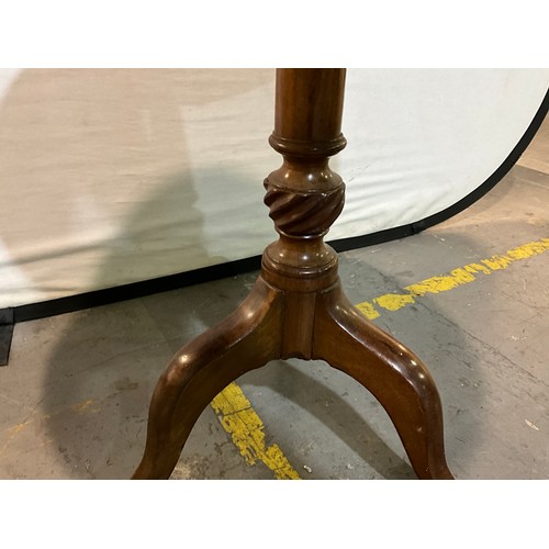 365 - GEORGIAN MAHOGANY PEDESTAL TRIPOD TABLE WITH TIP TOP H28