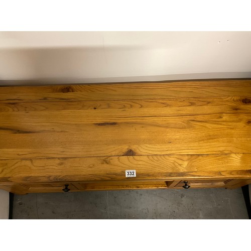 332 - MODERN OAK FLAT SCREEN TV STAND H19