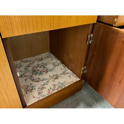 348 - MID CENTURY TEAK 3 PCE BEDROOM SUITE TO INCLUDE FITTED WARDOBE H60