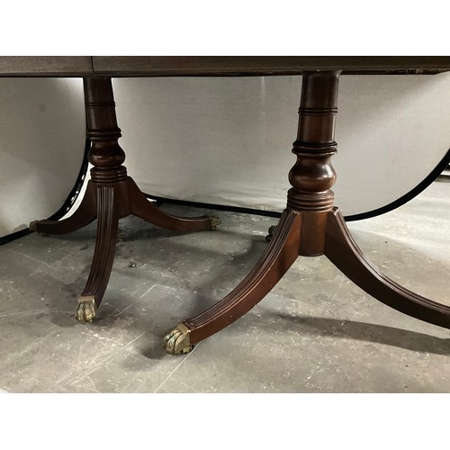 372 - MAHOGANY TWIN PEDESTAL DINING TABLE H29