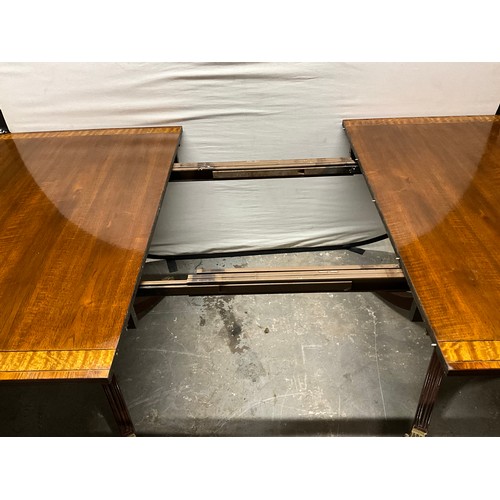 372 - MAHOGANY TWIN PEDESTAL DINING TABLE H29