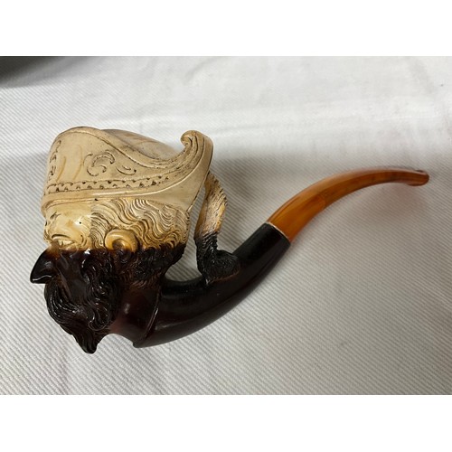 99 - VICTORIAN MEASHAM PIPE IN ORIGINAL CASE  A/F