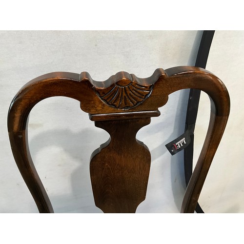 373 - MAHOGANY  WINDOUT DINING TABLE WITH 1 LEAF ON BALL AND CLAW FEET H29