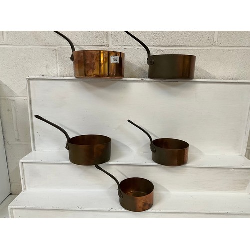 44 - SET OF 5 VICTORIAN GRADUATED COPPER PANS