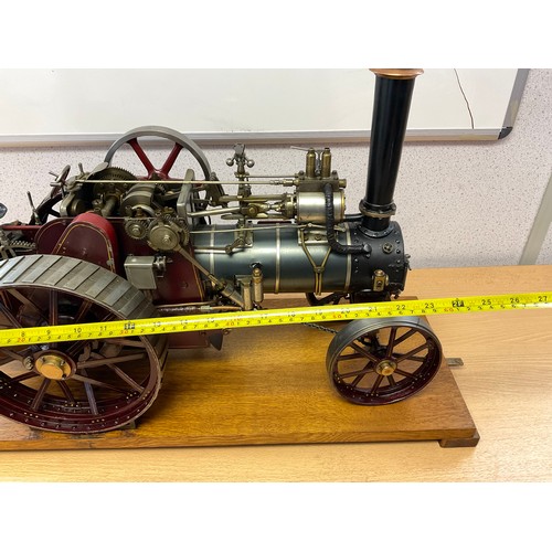 139 - VINTAGE HAND BUILT AND ENGINEERED  1.25 SCALE STEAM MODEL TRACTION ENGINE IN GLASS CASE H16” L23” W1... 