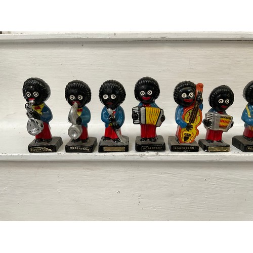 146 - 18 ROBERTSONS ETHENIC BAND FIGURES