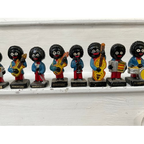 146 - 18 ROBERTSONS ETHENIC BAND FIGURES