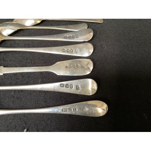 147 - 10 HALLMARKED SILVER GEORGIAN AND LATER TEA SPOONS