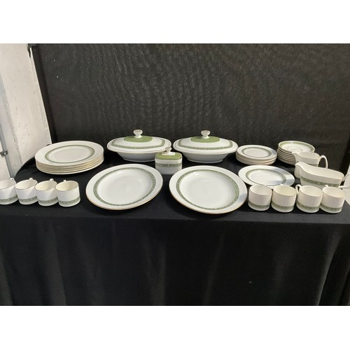 104 - ROYAL DOULTON DINNER AND TEA SERVICE RONDELAY PATTERN 37 PIECES