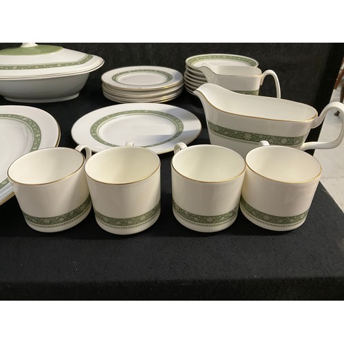 104 - ROYAL DOULTON DINNER AND TEA SERVICE RONDELAY PATTERN 37 PIECES