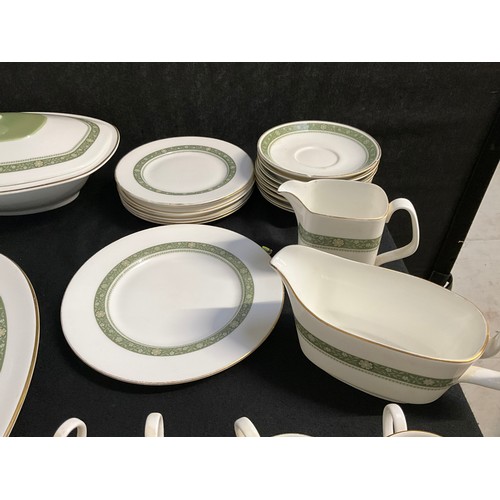 104 - ROYAL DOULTON DINNER AND TEA SERVICE RONDELAY PATTERN 37 PIECES