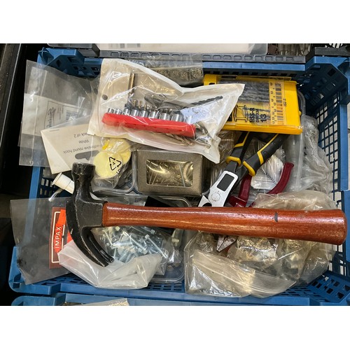 200 - 5 CRATES OF TOOLS AND HARDWARE