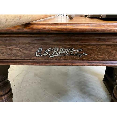 240 - VINTAGE RILEY SNOOKER AND BILLARD SLATE BED TABLE 78