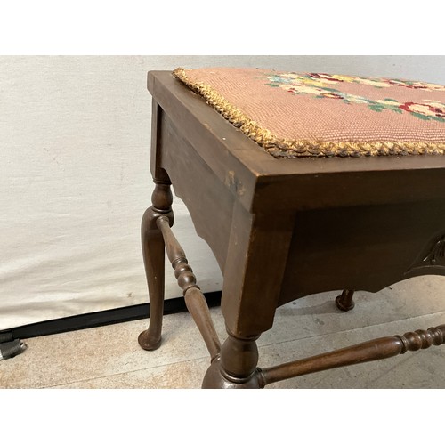 253 - EDWARDIAN MAHOGANY PIANO STOOL WITH LIFT UP UPHOLSTERED TOP ON  CABIROLE LEGS H20” L19” D14.5”