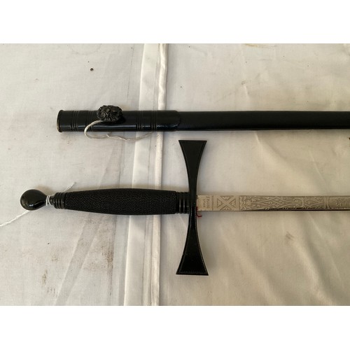 190 - MASONIC SWORD AND VINTAGE MACHETTE