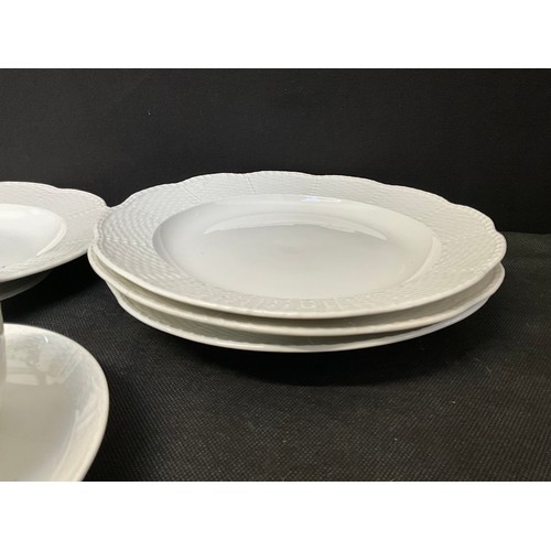 8 - A LARGE WHITE DINNER SERVICE TO INCLUDE DINNER PLATES TEA PLATES BOWLS CHEESE DISH ETC