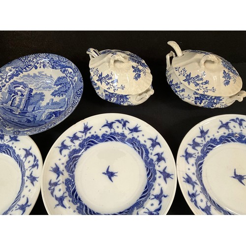 7 - A BOX OF VICTORIAN FLO BLUE CHINA TO INCLUDE COMPORT SPODE ITEMS ETC 45 PIECES