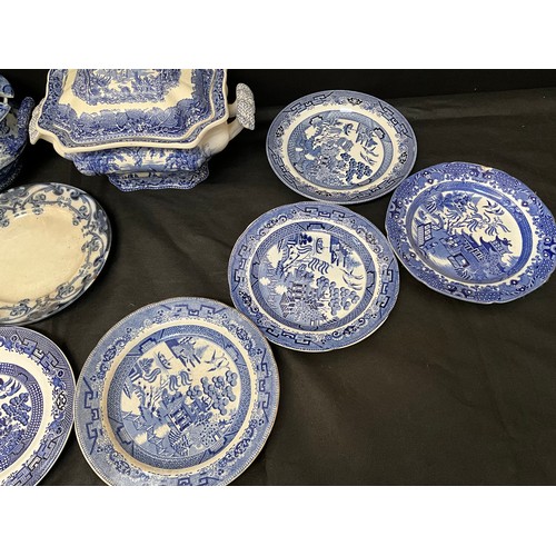 13 - A BOX OF VICTORIAN BLUE AND WHITE CHINA TO INCLUDE TERRINES WILLOW PATTERN PLATES ETC