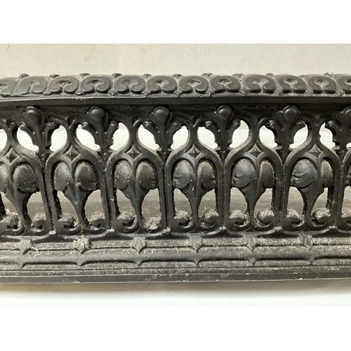 20 - VICTORIAN CAST IRON FRET WORK FENDER