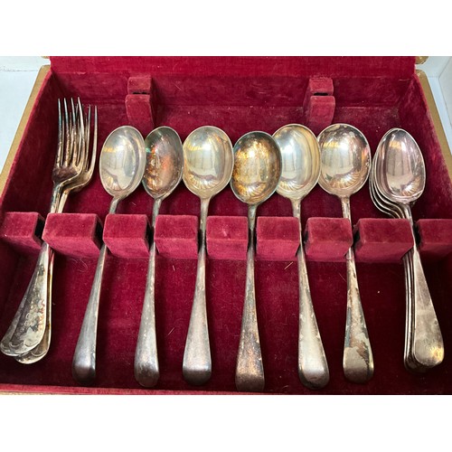 21 - A BOX OF CUTLERY TO INCLUDE BOXED SETS