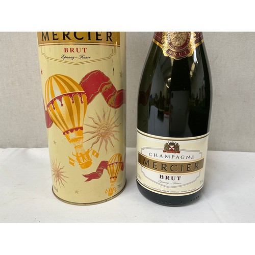 62 - BOTTLE OF MERCIER BRUTE CHAMPAGNE IN ORIGINAL PRESENTATION TIN