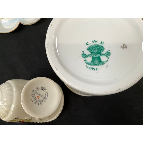 82 - A BOX OF COLLECTORS COMMERATIVE WARE CHINA TO INCLUDE PREMIER SHELLEY GRAFTON CHINA ETC