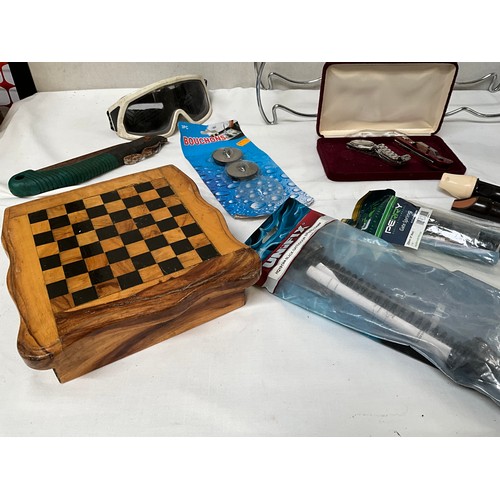 88 - A BOX OF ITEMS TO INCLUDE CHESS BOARD GAME SEIKO WATCH SNOW GOGGLES ETC