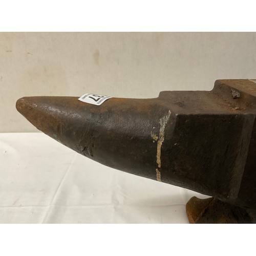 137 - A VINTAGE HEAVY IRON ANVIL