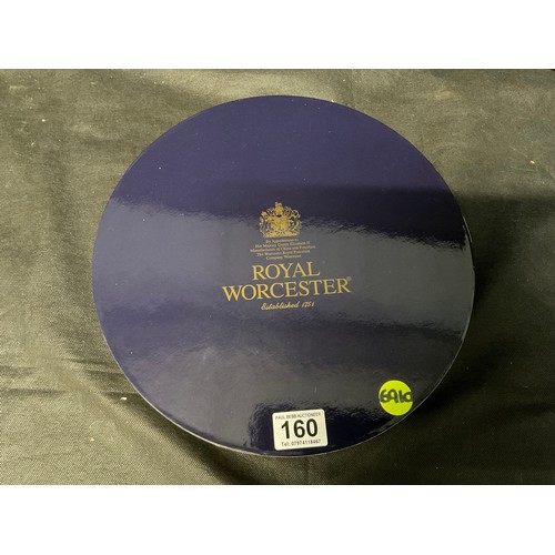 160 - ROYAL WORCESTER EIGHT PIECE TEA SET IN ORIGINAL PRESENTATION BOX IN CELEBRATION OF HRH 80TH BIRTHDAY