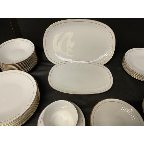 172 - TWO BOXES OF MODERN GERMAN CHINA DINNERWARE TO INCLUDE DINNER PLATES SIDES PLATES BOWLS SERVING PLAT... 