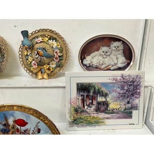 185 - A BOX OF COLLECTORS PLATES AND WALL PLAQUES SOME WITH CERTIFICATES