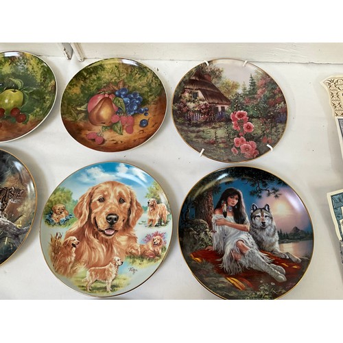 185 - A BOX OF COLLECTORS PLATES AND WALL PLAQUES SOME WITH CERTIFICATES