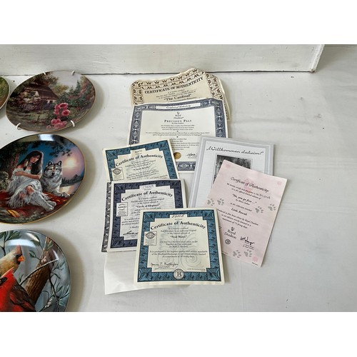 185 - A BOX OF COLLECTORS PLATES AND WALL PLAQUES SOME WITH CERTIFICATES